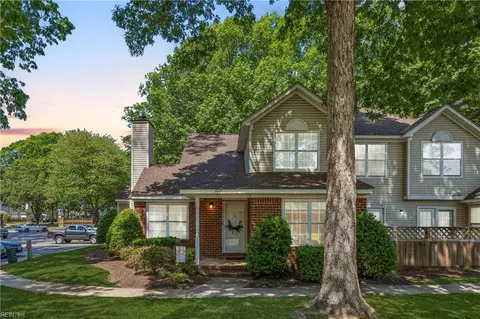805 Masters Trl, Newport News, VA 23602