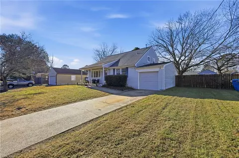 945 Redwood Cir, Virginia Beach, VA 23464