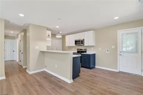 Entry Way - 11 Farrington Pl, Hampton, VA 23663 photo 1 of 2
