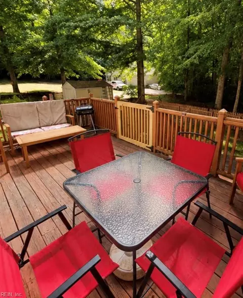 8077 Founders Mill Way, Gloucester, VA 23061 photo 13