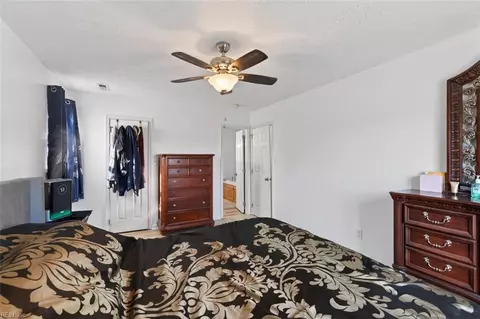 Bedroom - 2 Kaitlyn Cir, Hampton, VA 23666 photo 3 of 8