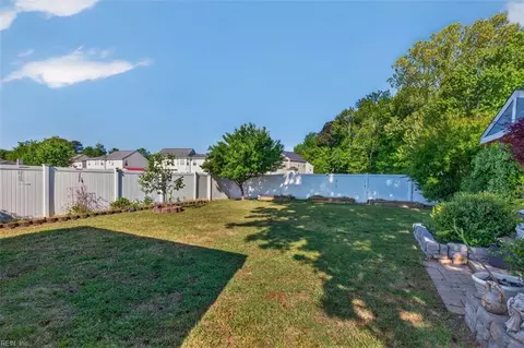 Exterior - 2 Kaitlyn Cir, Hampton, VA 23666 photo 6 of 9