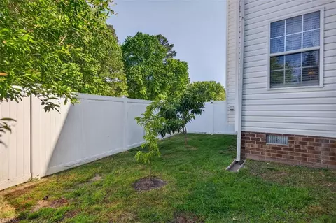 Exterior - 2 Kaitlyn Cir, Hampton, VA 23666 photo 9 of 9