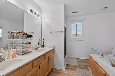 Bath - 2 Kaitlyn Cir, Hampton, VA 23666 photo 1 of 4
