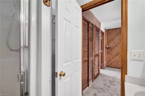 Entry Way - 16 Academy Ln, Hampton, VA 23669 photo 5 of 5