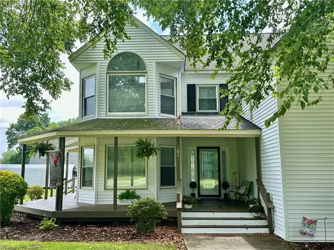 101 Fleetney Cir, Smithfield, VA 23430