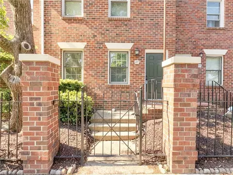 Exterior - 217 Eaton St, Hampton, VA 23669 photo 1 of 4