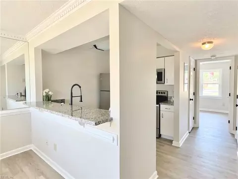 Entry Way - 217 Eaton St, Hampton, VA 23669 photo 1 of 2