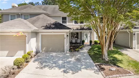 111 Esplanade Pl, Chesapeake, VA 23320