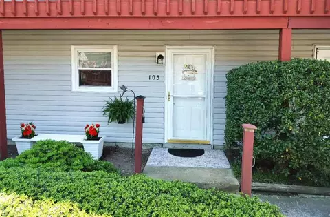 500 Barberton Dr #103, Virginia Beach, VA 23451