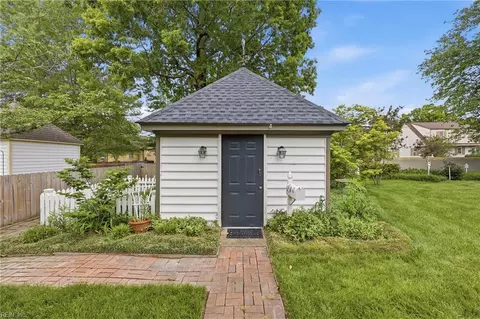 Exterior - 3212 Mapleton Cres, Chesapeake, VA 23321 photo 7 of 8