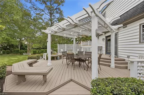 Exterior - 3212 Mapleton Cres, Chesapeake, VA 23321 photo 6 of 8