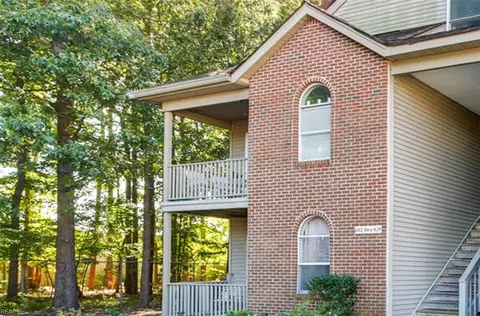 612 Mary Robert Ln #204, Newport News, VA 23608