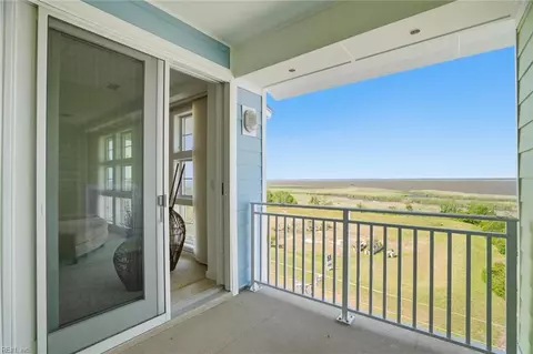 3738 Sandpiper Rd #435B, Virginia Beach, VA 23456