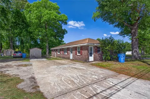 908 Poplar Ave, Chesapeake, VA 23323