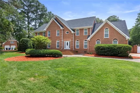641 Ravenwoods Dr, Chesapeake, VA 23322
