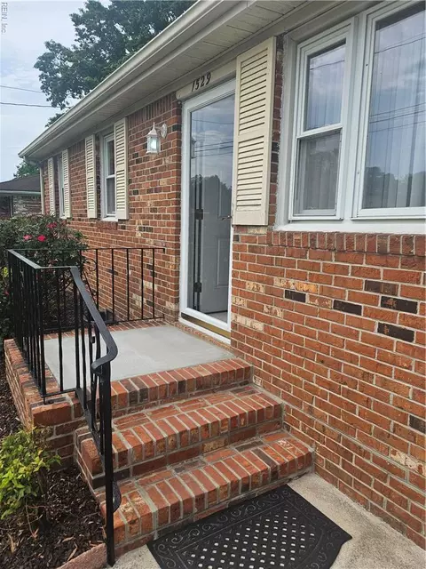 1529 Wood Ave, Chesapeake, VA 23325