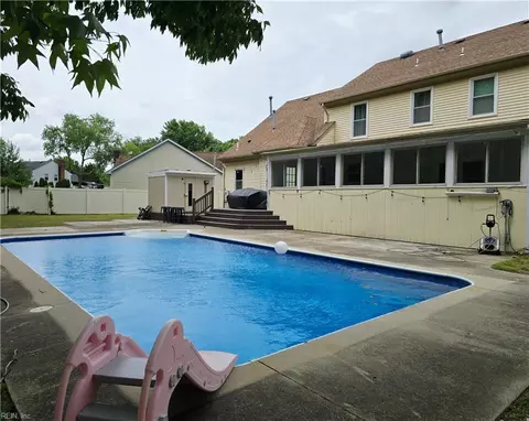 2113 Spinning Wheel Ct, Virginia Beach, VA 23456