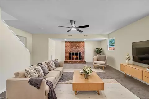 Living - 3404 Hardee Ct, Hampton, VA 23666 photo 2 of 3