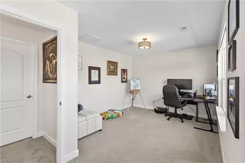 Entry Way - 38 Thomas Nelson Dr, Hampton, VA 23666 photo 5 of 6