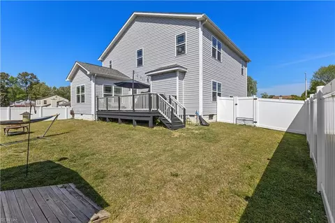 Exterior - 38 Thomas Nelson Dr, Hampton, VA 23666 photo 7 of 8