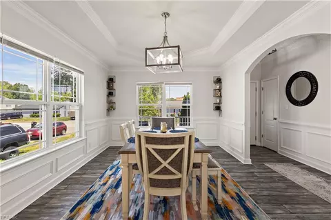 Entry Way - 38 Thomas Nelson Dr, Hampton, VA 23666 photo 2 of 6