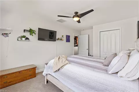 Bedroom - 38 Thomas Nelson Dr, Hampton, VA 23666 photo 2 of 3
