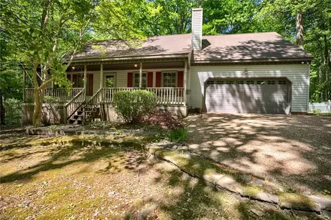 106 Fleetney Cir, Smithfield, VA 23430