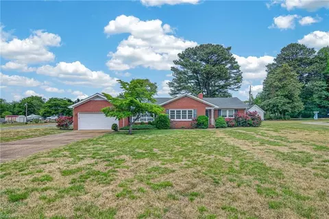 6743 Williams Landing Rd, Hayes, VA 23072