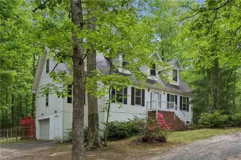 Exterior - 10161 Deer Trace Ln, Gloucester, VA 23061 photo 2 of 8