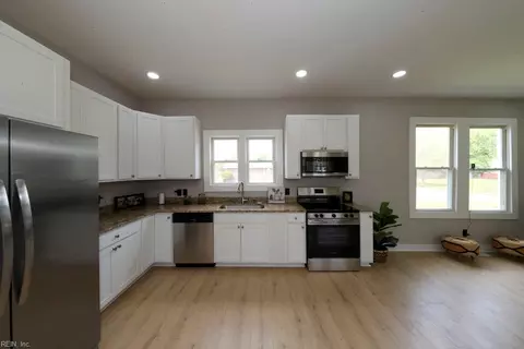 1850 Azalea Ave, Portsmouth, VA 23704