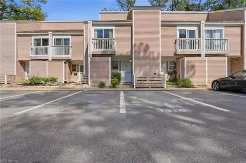 1310 Linkhorn Cir, Virginia Beach, VA 23451