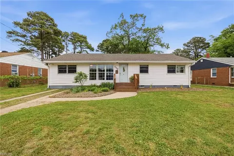 110 Lynnhaven Dr, Hampton, VA 23666