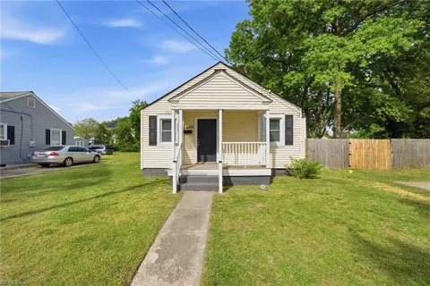 802 Smith St, Hampton, VA 23661