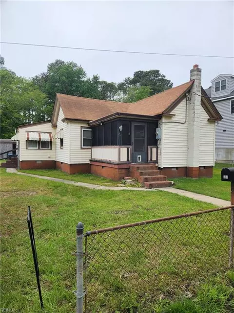 46 Langley St, Poquoson, VA 23662