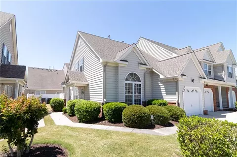 887 Hunley Dr, Virginia Beach, VA 23462