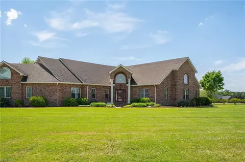 106 Phyllis Ct, Moyock, NC 27958