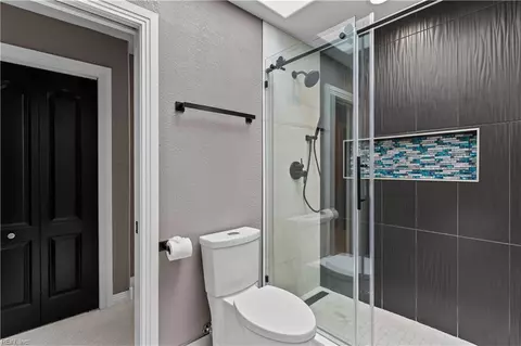 Bath - 1317 Baffy Loop, Chesapeake, VA 23320 photo 6 of 8