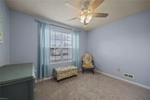 Bedroom - 10 Old Pond Ct, Hampton, VA 23666 photo 3 of 8