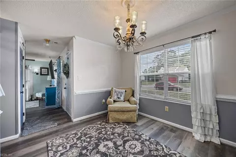 Entry Way - 10 Old Pond Ct, Hampton, VA 23666 photo 3 of 3