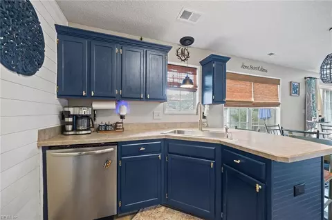 Kitchen - 10 Old Pond Ct, Hampton, VA 23666 photo 1 of 3