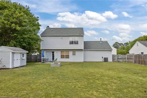 Exterior - 10 Old Pond Ct, Hampton, VA 23666 photo 2 of 6