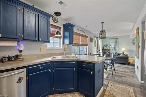 Kitchen - 10 Old Pond Ct, Hampton, VA 23666 photo 3 of 3