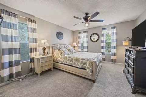 Bedroom - 10 Old Pond Ct, Hampton, VA 23666 photo 6 of 8