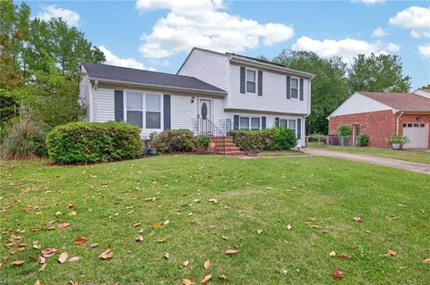 1022 Bowling Green Trl, Chesapeake, VA 23320