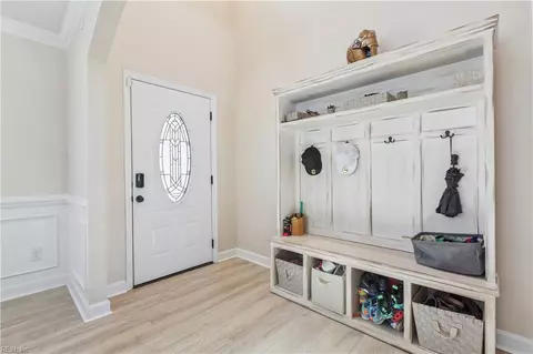 Entry Way - 43 Cavalier Rd, Hampton, VA 23669 photo 1 of 11