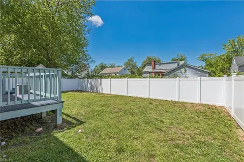 Exterior - 43 Cavalier Rd, Hampton, VA 23669 photo 6 of 7