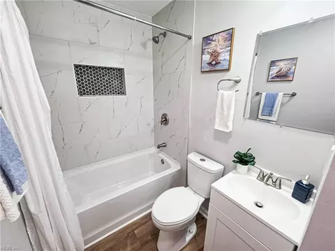 Bath - 218 Pine Grove Ave, Hampton, VA 23669 photo 1 of 2
