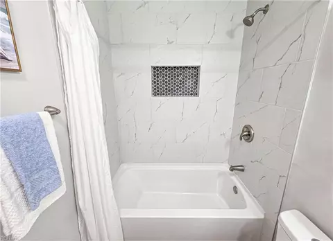 Bath - 218 Pine Grove Ave, Hampton, VA 23669 photo 2 of 2