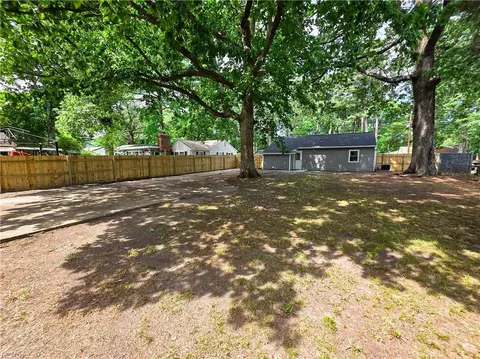Exterior - 218 Pine Grove Ave, Hampton, VA 23669 photo 4 of 4